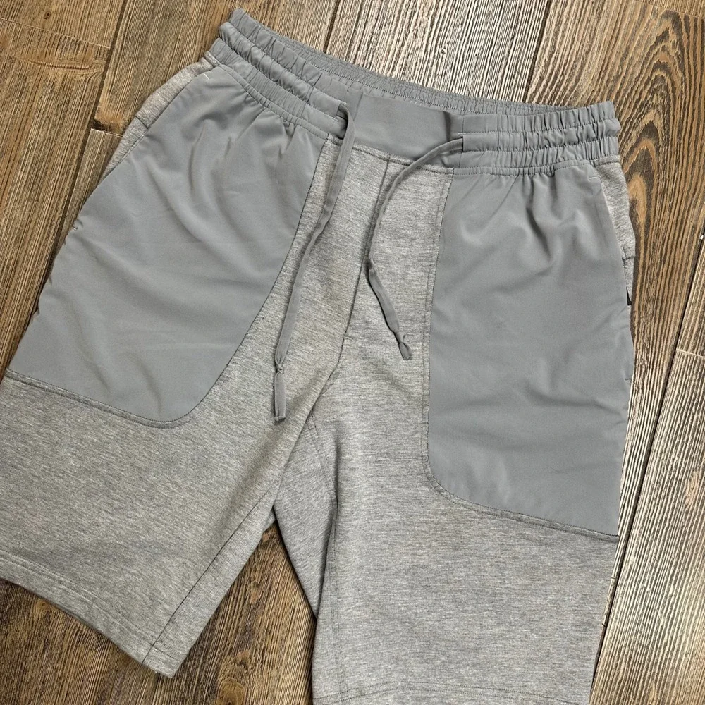 Lululemon City Commute Short 11